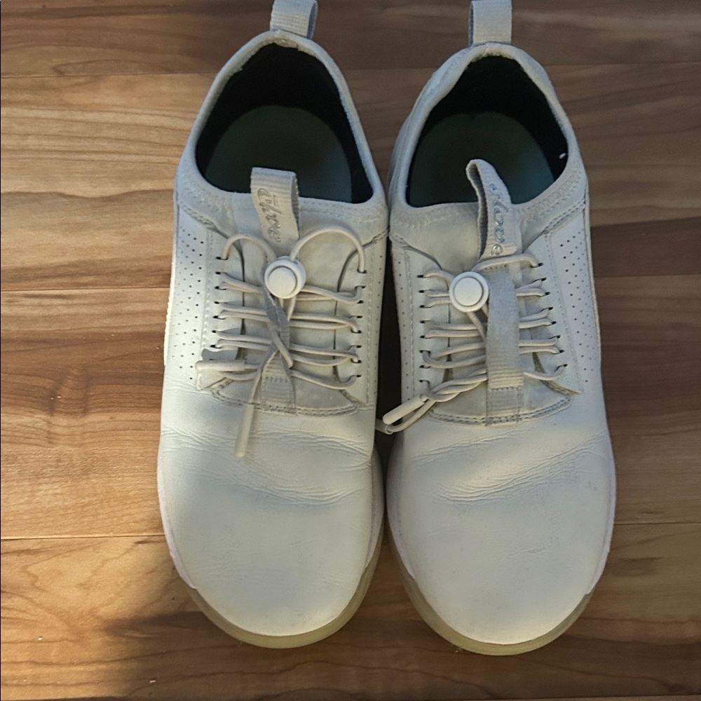 CLOVE— White Leather Sneakers for Women